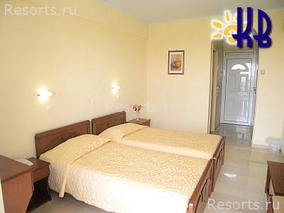 Kalamaki Beach Hotel 9